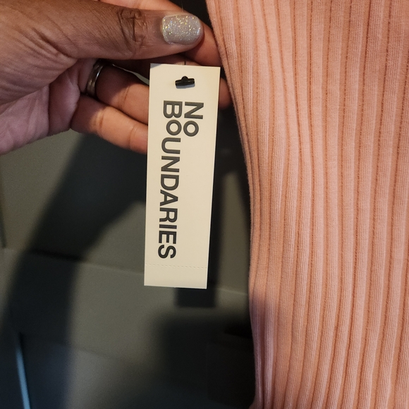 Ribbed Polo V-Neck Top - Pink or White - Picture 6 of 6